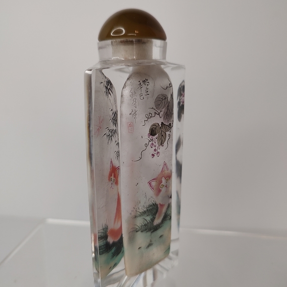 Vintage Kittens/Cats Signed Inside/Reverse Painted Snuff Triangle Bottle - Picture 2 of 10